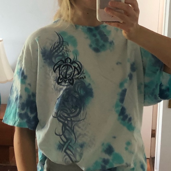 Hawaii Tie Dye Graphic Tee - Picture 2 of 7